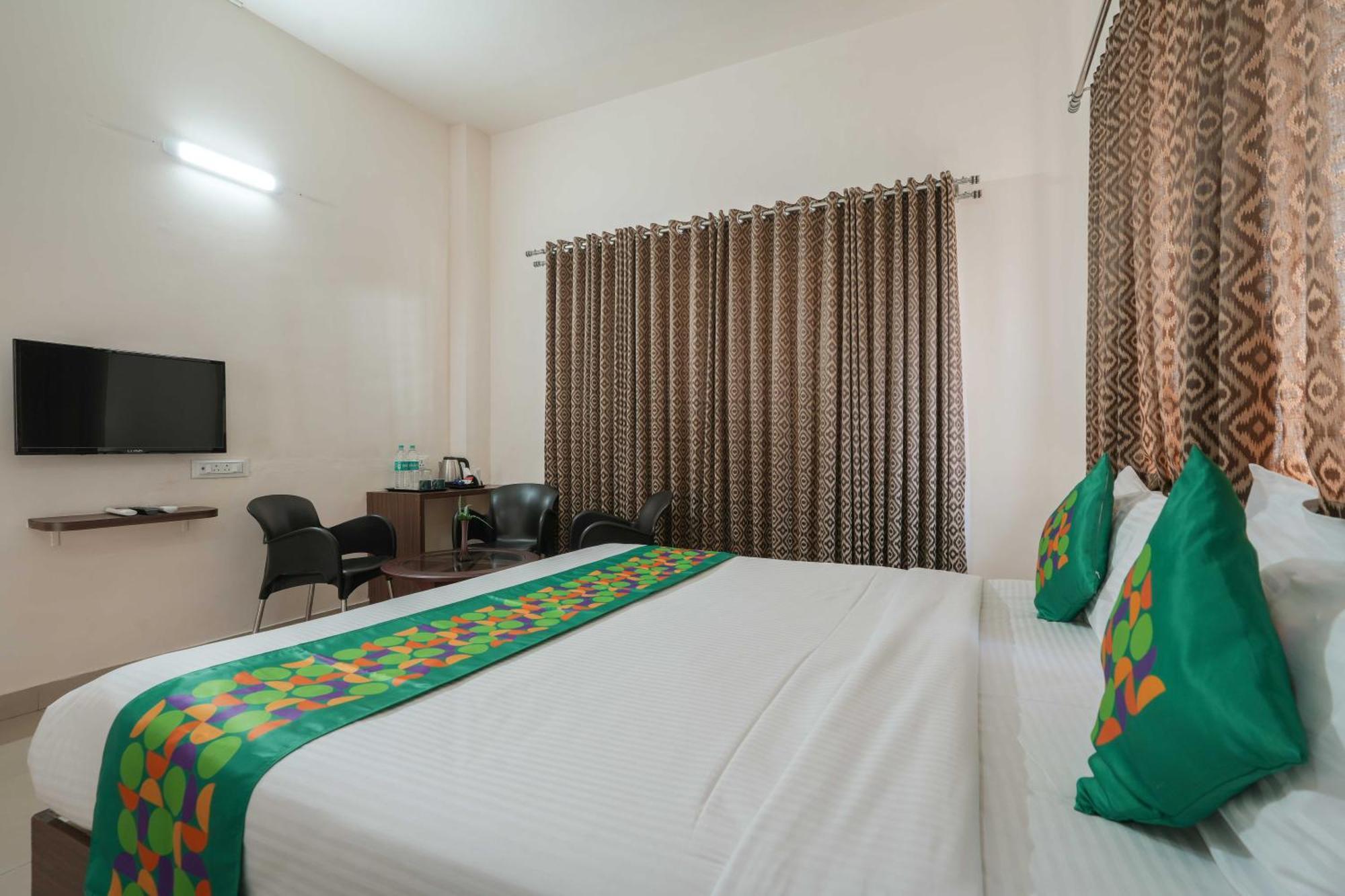 Treebo Pappilon Palace - Pvs Circle Mangaluru Exterior foto