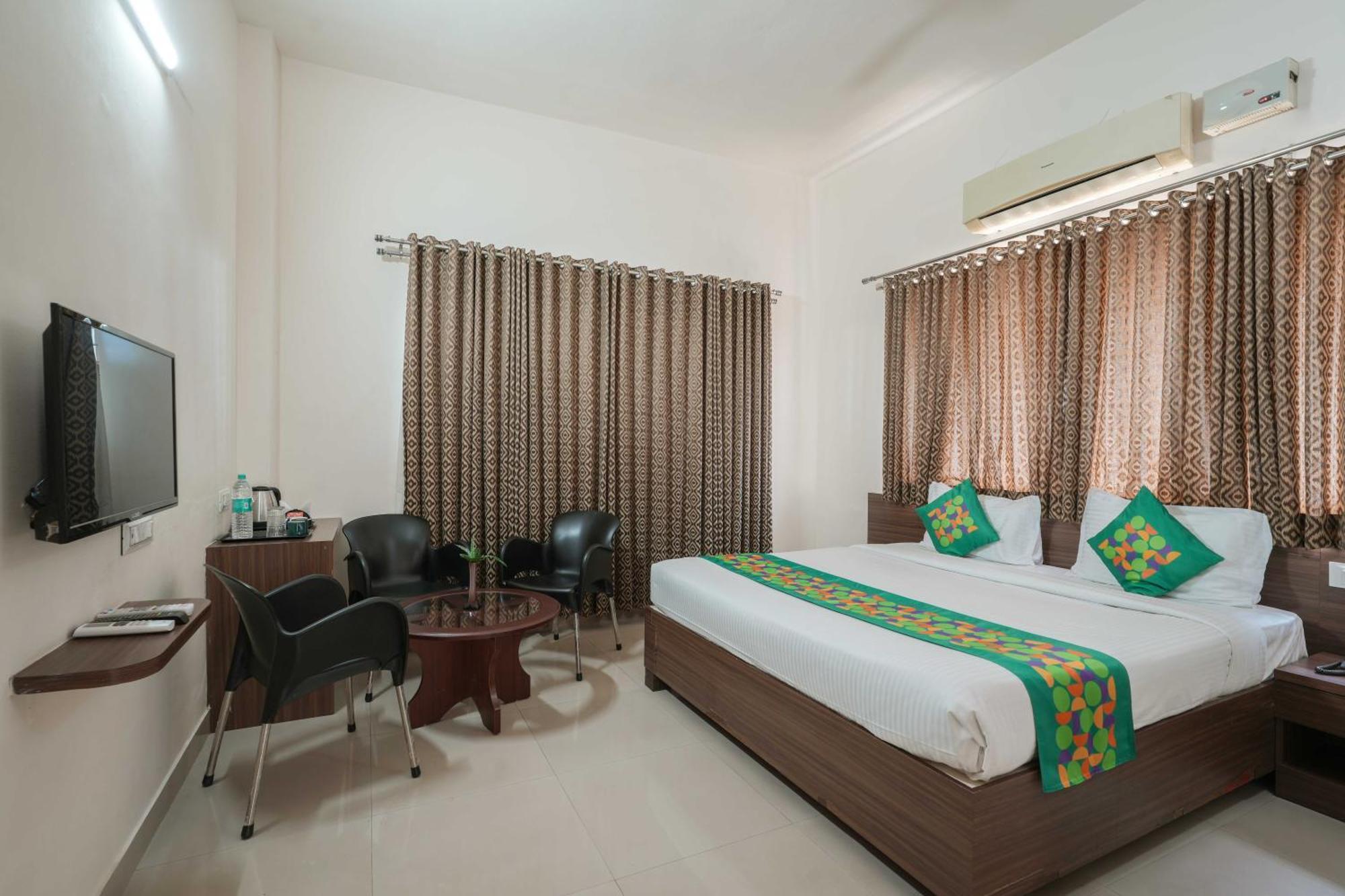 Treebo Pappilon Palace - Pvs Circle Mangaluru Exterior foto