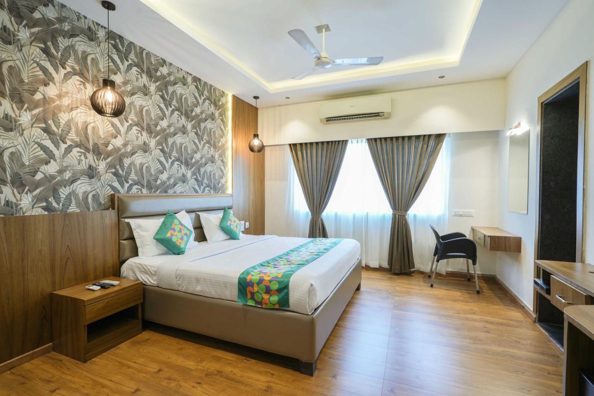 Treebo Pappilon Palace - Pvs Circle Mangaluru Exterior foto
