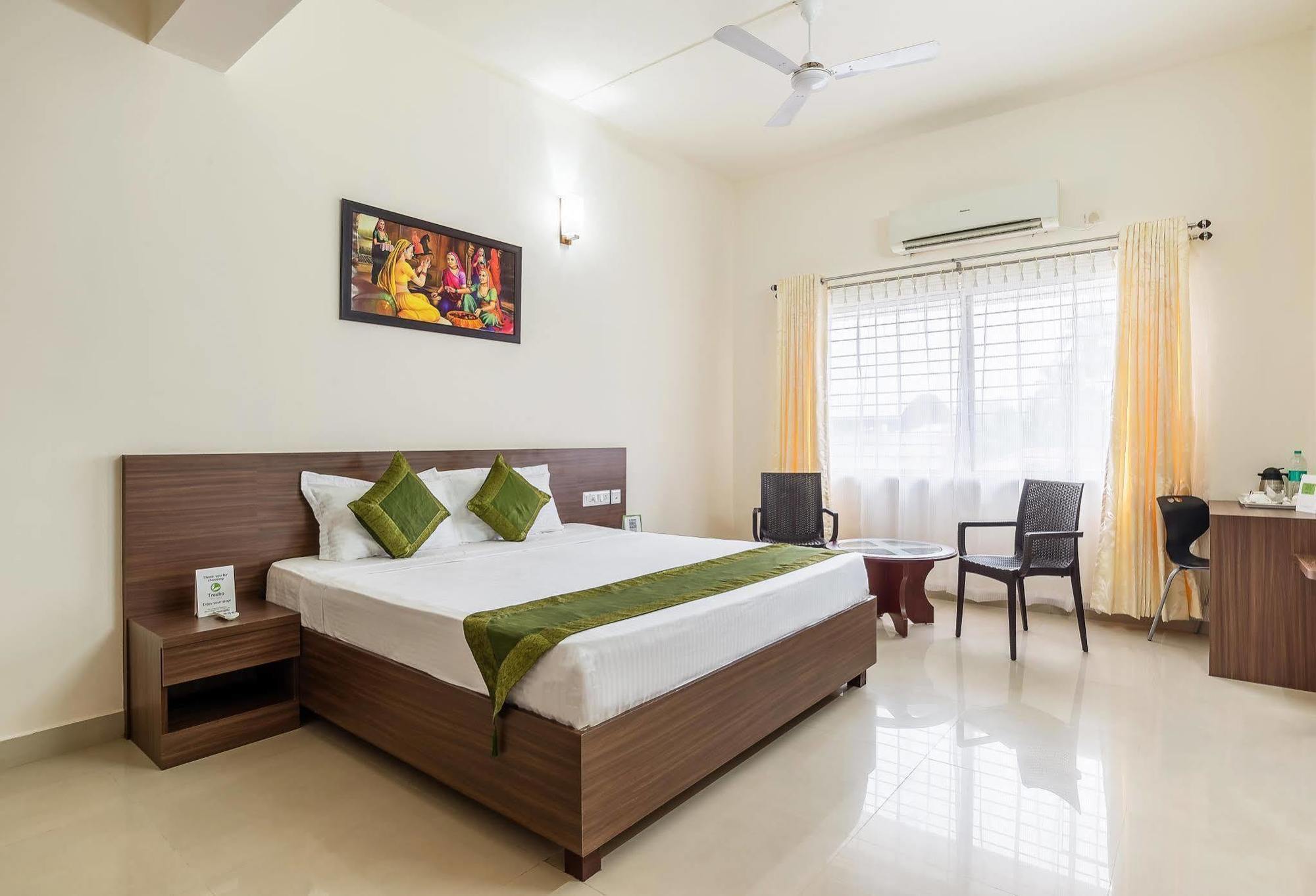 Treebo Pappilon Palace - Pvs Circle Mangaluru Exterior foto
